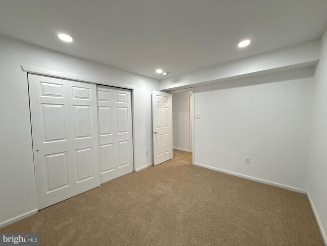 Building Photo - 1512 Foxmeadow Cir