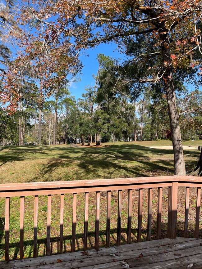 Building Photo - Tallahassee Duplex Move In Ready!