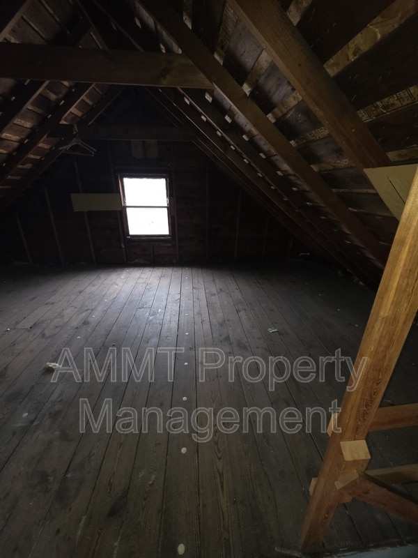 Building Photo - 1837 Grande Ave SE