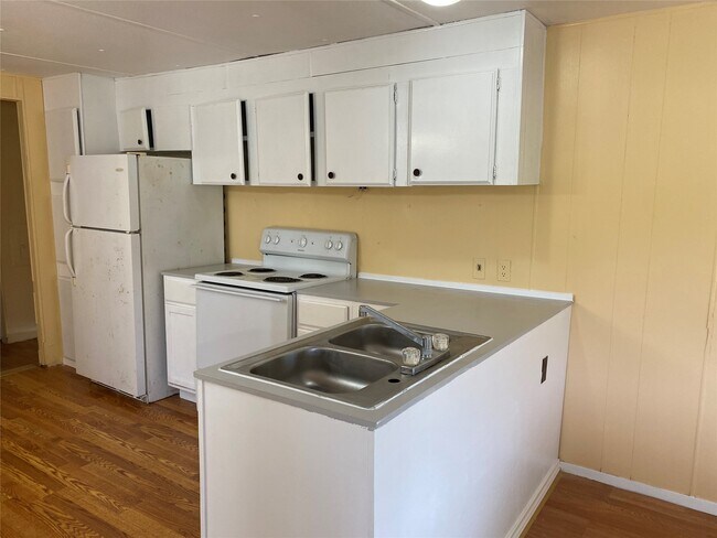 Building Photo - 205 Rd 3401