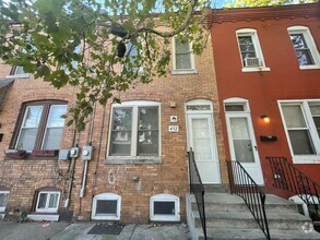 Building Photo - Newly Renovated 3 bed/1.5 bath in Waterfro...