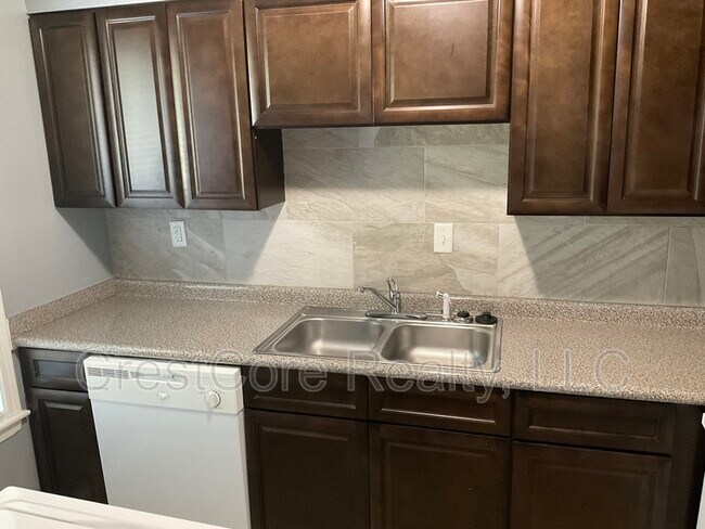 Building Photo - 654 Spottswood Manor Dr
