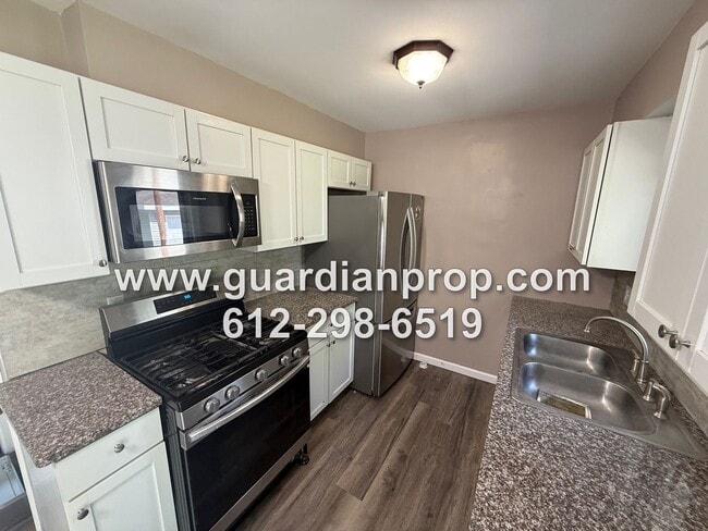 Building Photo - Cottage Grove House Available Now, Lower F...