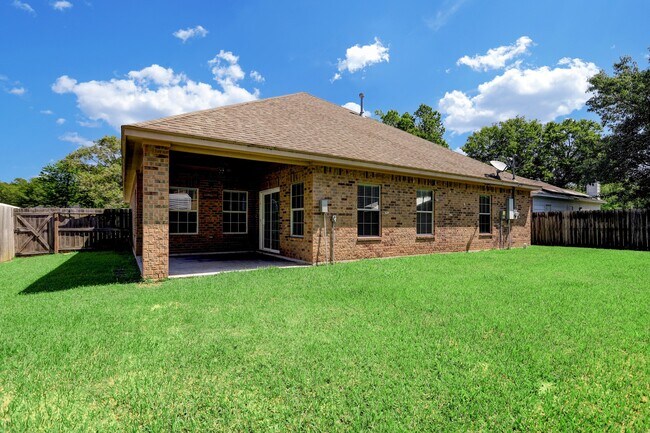 Building Photo - 2707 Lake Breeze Ln