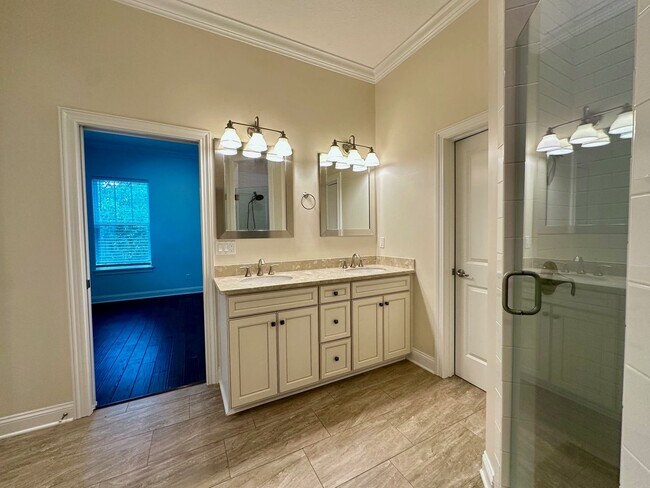 Building Photo - 4 Bed/3 Bath Coastal Beauty!