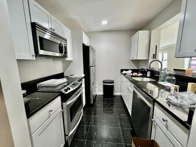 Building Photo - 2 bedroom in Boston MA 02118