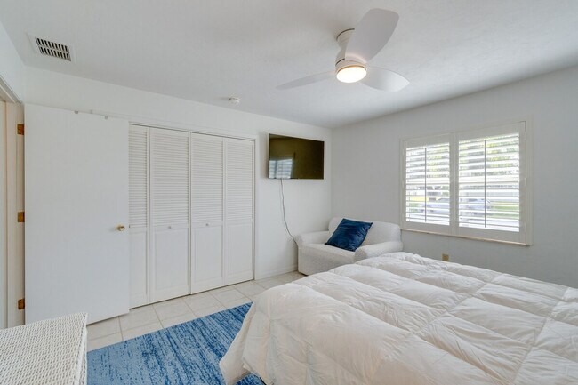 Building Photo - 6908 Antigua Pl