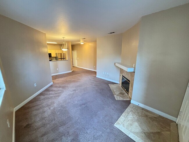 Building Photo - Gorgeous 2Bed/2Bath/2Car, 2nd-Story Condo located in the West part of the valley- Make the Move f...