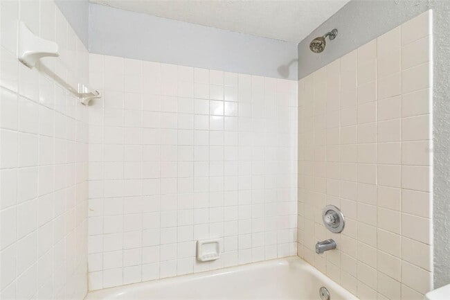 Building Photo - 6437 93rd Terrace N
