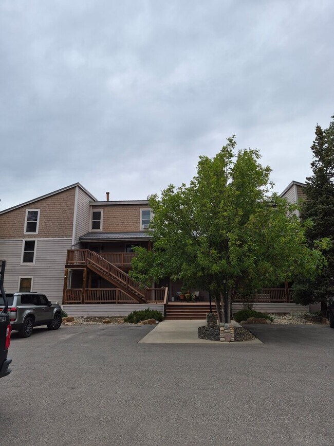 Building Photo - 89 Valley View Dr
