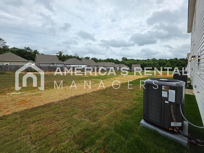 Building Photo - 97 Park Dr S
