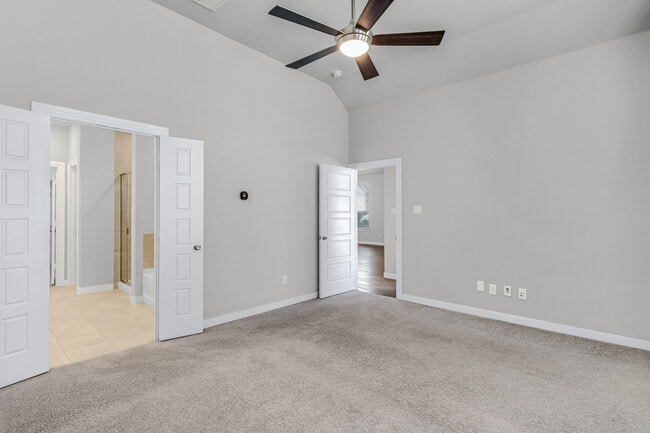 Building Photo - Harvest 1020