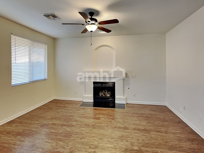 Building Photo - 1720 S Valle Verde