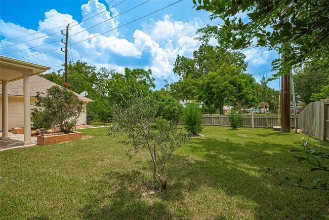 Building Photo - 3739 Elkins Rd
