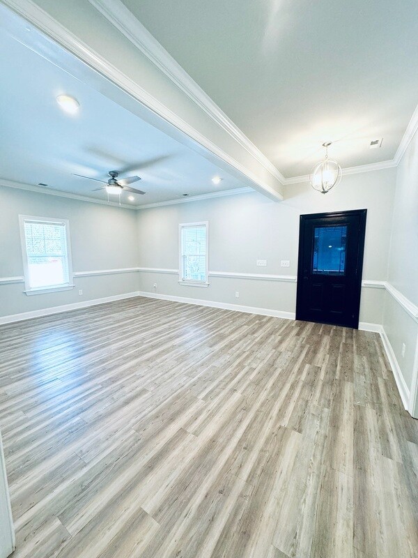 Building Photo - 310 W Horton St