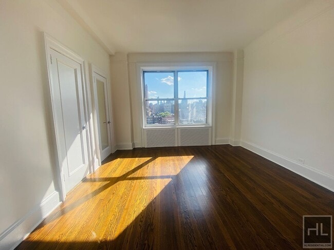 Building Photo - 120 W 86th St
