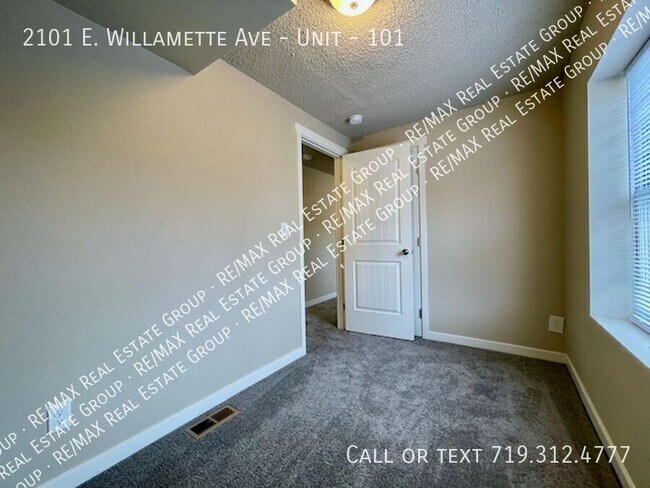 Building Photo - 2101 E Willamette Ave