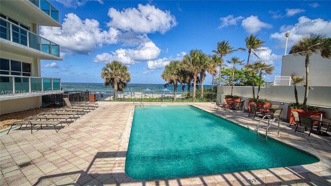 Building Photo - 3550 Galt Ocean Dr