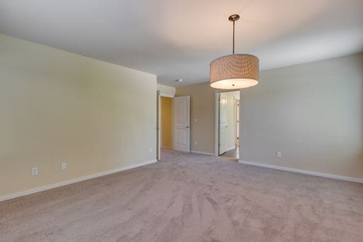 Building Photo - Gorgeous South Everett MainVue Home Available!