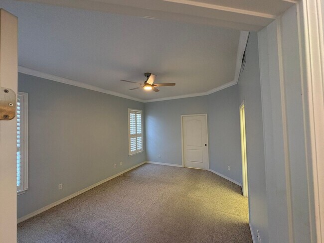 Building Photo - 1202 Makarios Dr