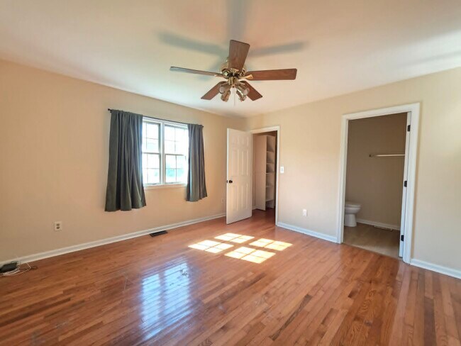 Building Photo - 1405 Bantry Ln