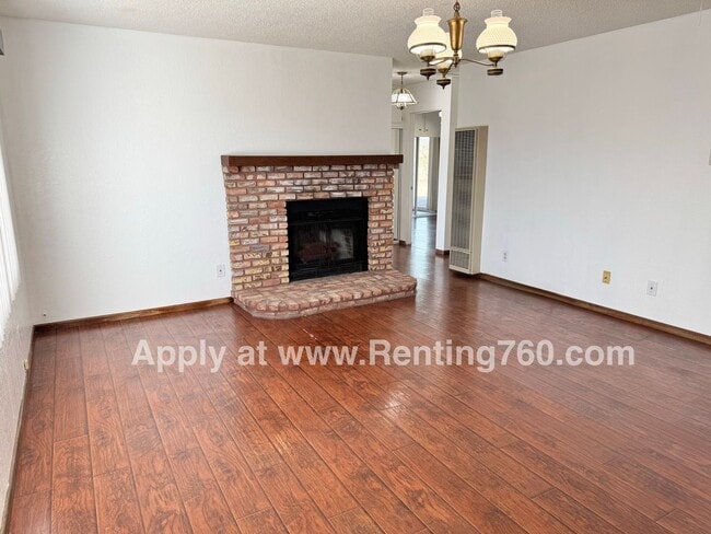 Building Photo - Spacious and Clean 2 bed Home In Joshua Tree