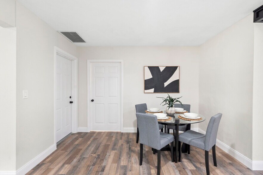 Building Photo - 505 Lake Shore Dr