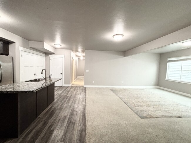 Building Photo - 11528 S 4055 W