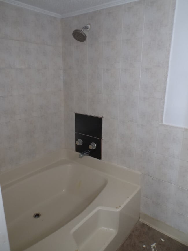 Building Photo - 808 Penny Pl