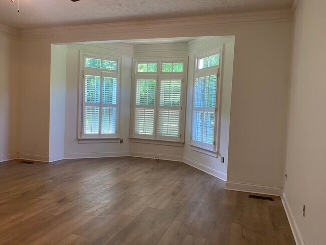 Building Photo - 9301 Grist Mill Ct