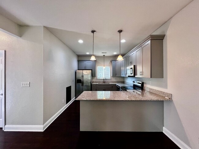 Building Photo - Gorgeous 4 bedroom 3 bath new construction...