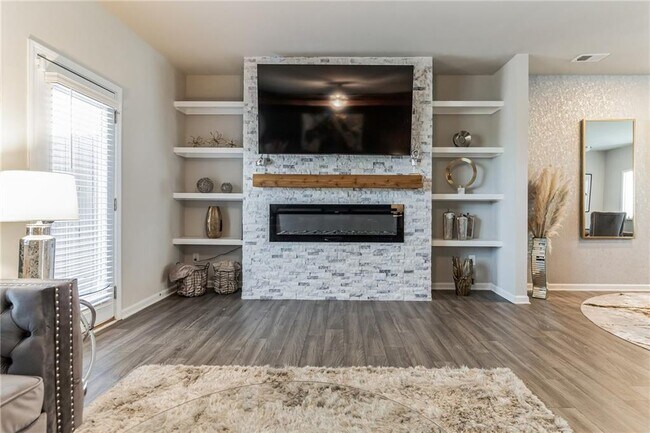 Building Photo - 3123 Meadowstone Ln SW