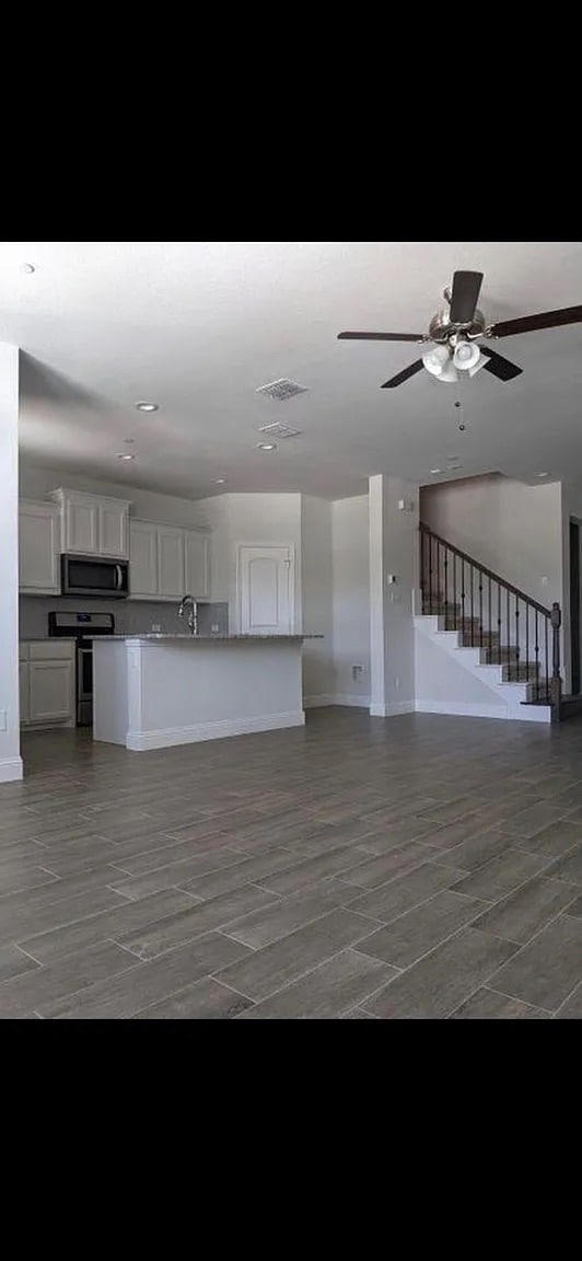 Building Photo - Room in Townhome on Henry Dr