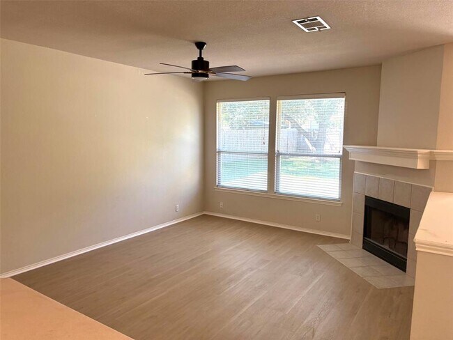 Building Photo - 3304 Santee Dr