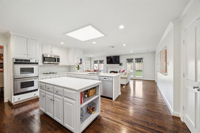 Building Photo - 6505 Woodland Dr