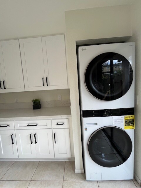 washer and gas dryer - 1225 N Broadway