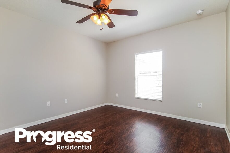 Building Photo - 536 Bromley Ct
