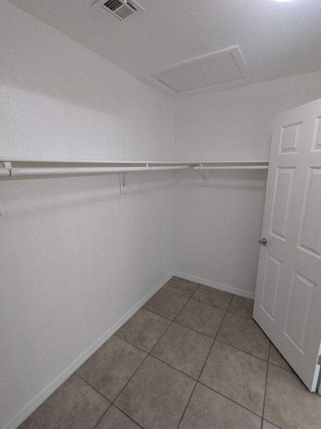 Building Photo - 1016 Royal Plum Ln
