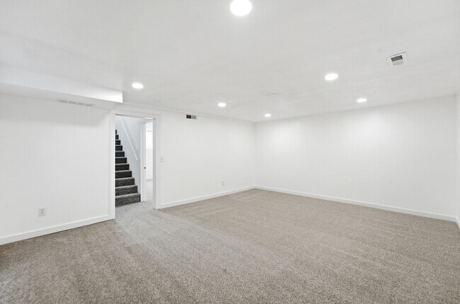 Building Photo - 4523 S 600 E