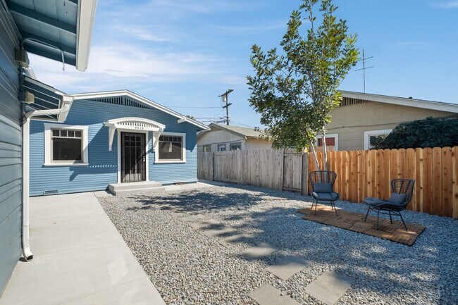 Building Photo - 4419–4423 Mississippi St — fully renovated with designer finishes throughout!