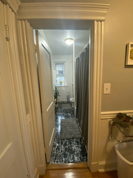 Building Photo - 378 Riverway