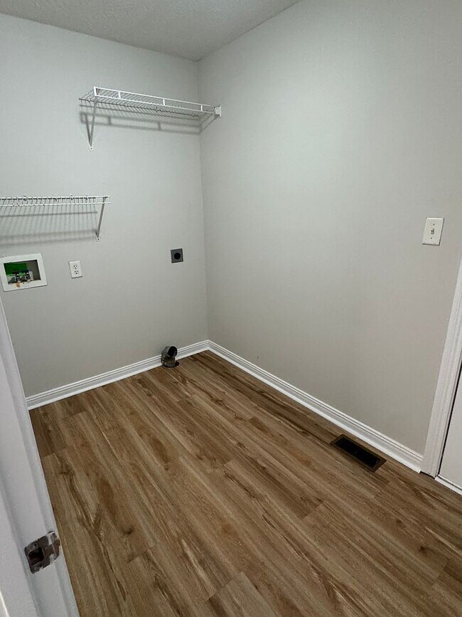 Building Photo - Single Family Home