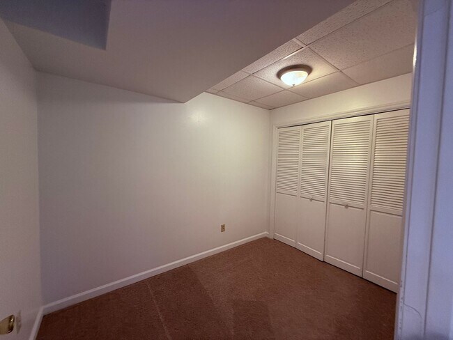 Building Photo - 120 Flagg Ct