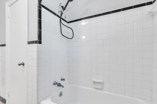 Building Photo - 3BR/2BA in Prime Taylors Location! Minutes From Everyday Conveniences! $1895/mo rent