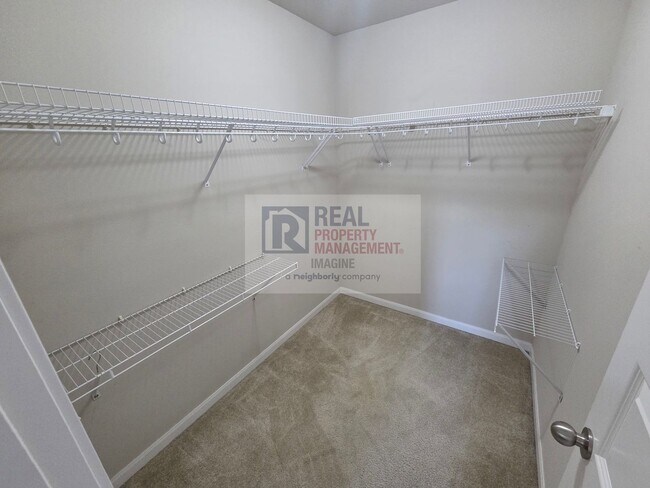 Building Photo - Modern 3 Bedroom, 2.5 Bath Home In Quiet Community!