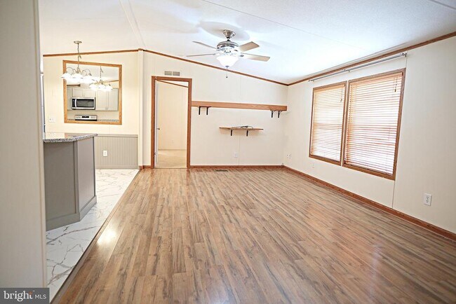 Building Photo - 45170 Settlers Ln