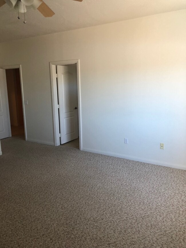 Building Photo - Adorable 3 bedroom Hesperia home!