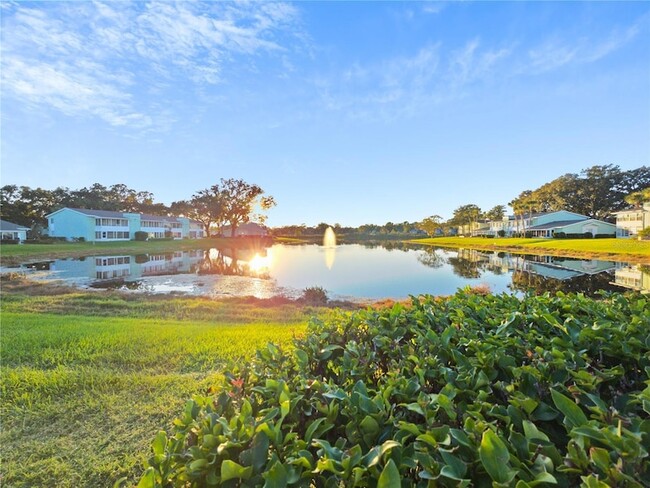 Building Photo - 608 Midway Dr