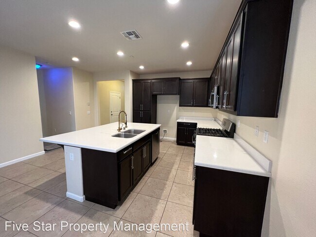 Building Photo - 4 br, 2 bath House - 1484 Rock Springs Ave