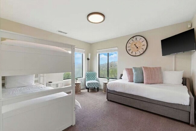 Building Photo - 1670 South Maddi-SI ID1475807P